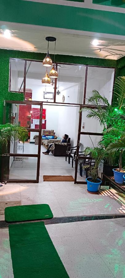 Shree Gorakhnath Guest House Ayodhya エクステリア 写真