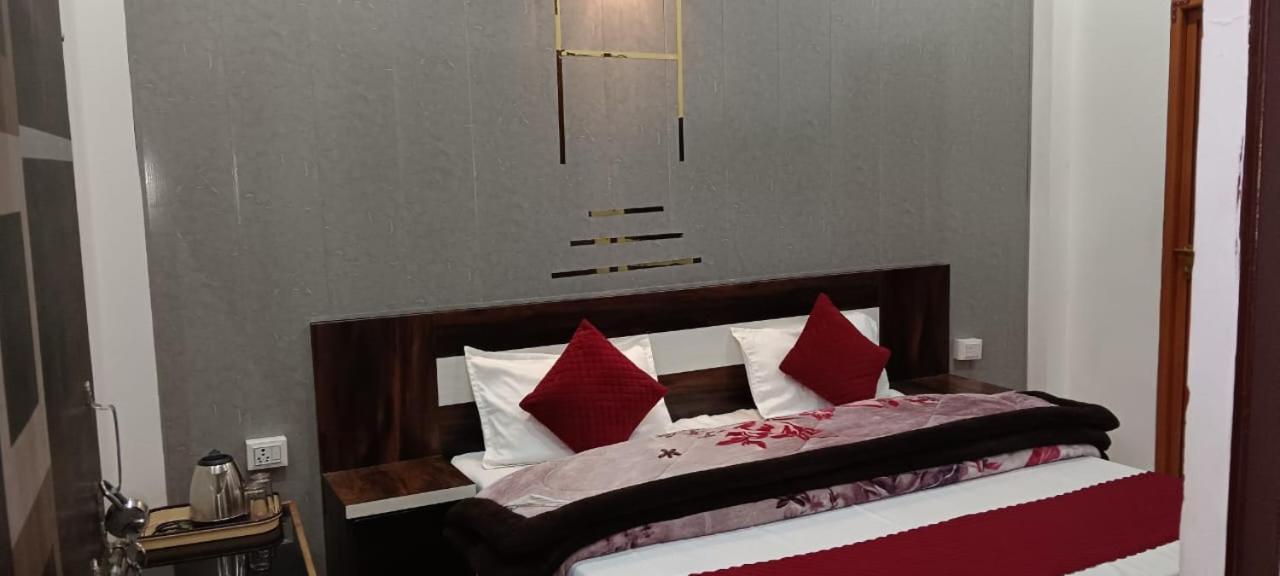 Shree Gorakhnath Guest House Ayodhya エクステリア 写真