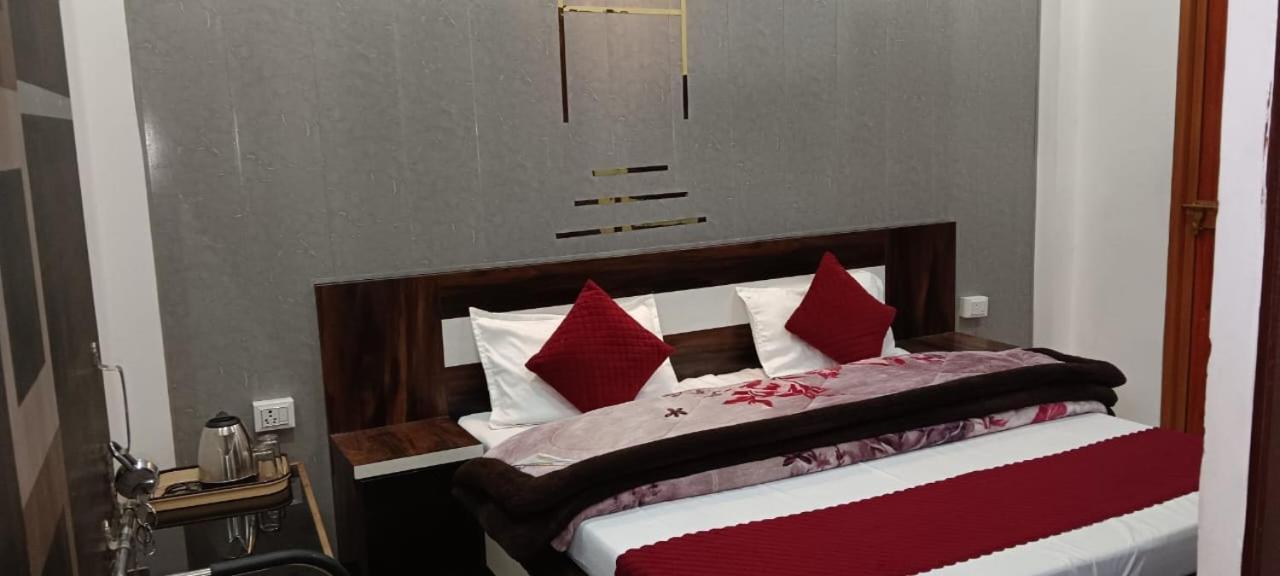 Shree Gorakhnath Guest House Ayodhya エクステリア 写真